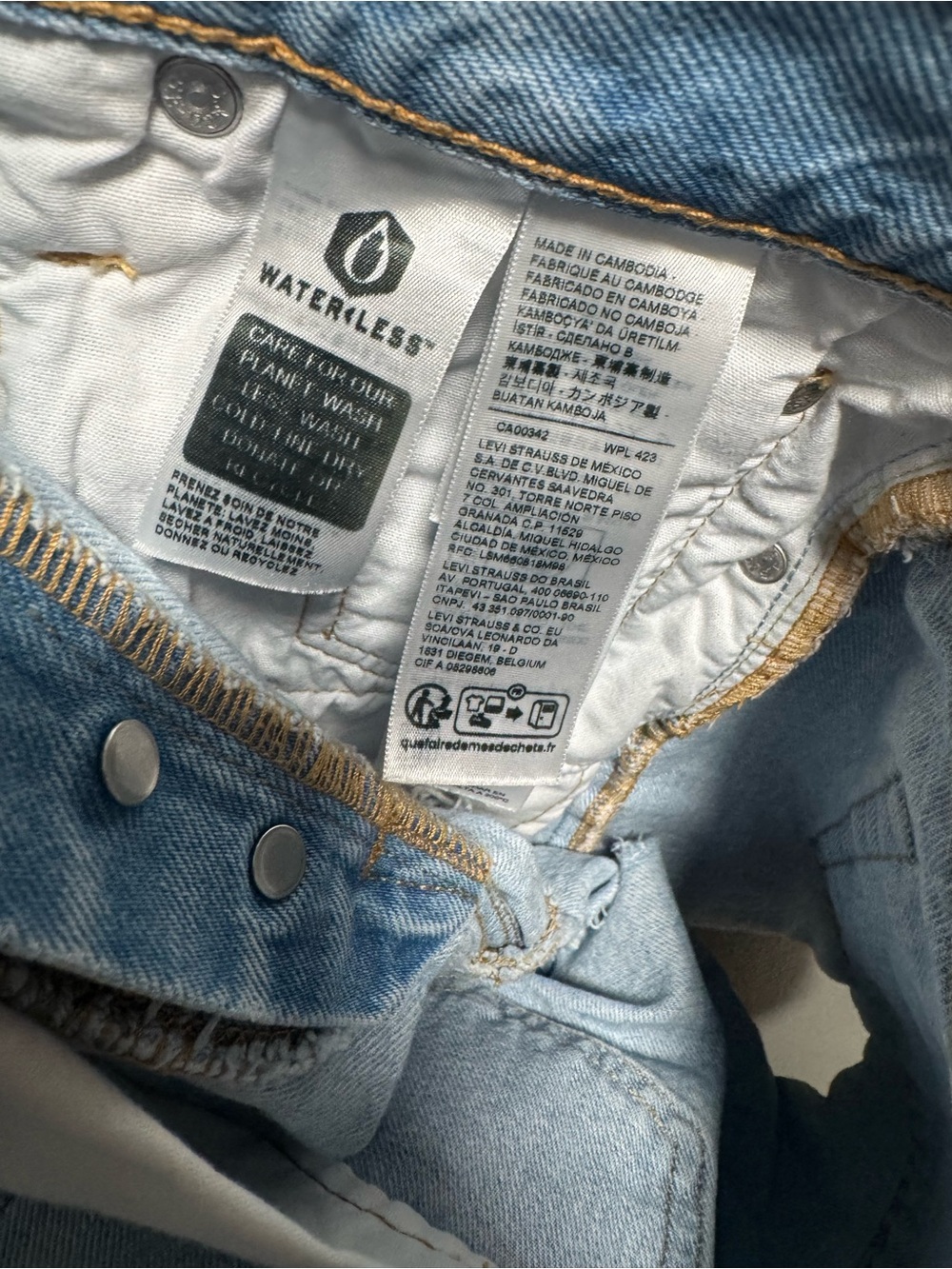Levi's 501 “Capital E” Light Blue High-Rise Frayed Hem Denim Shorts Waist 29 - Picture 9 of 13